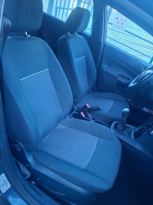 Vendo Ford Fiesta 1.4 tdci Trend 2010