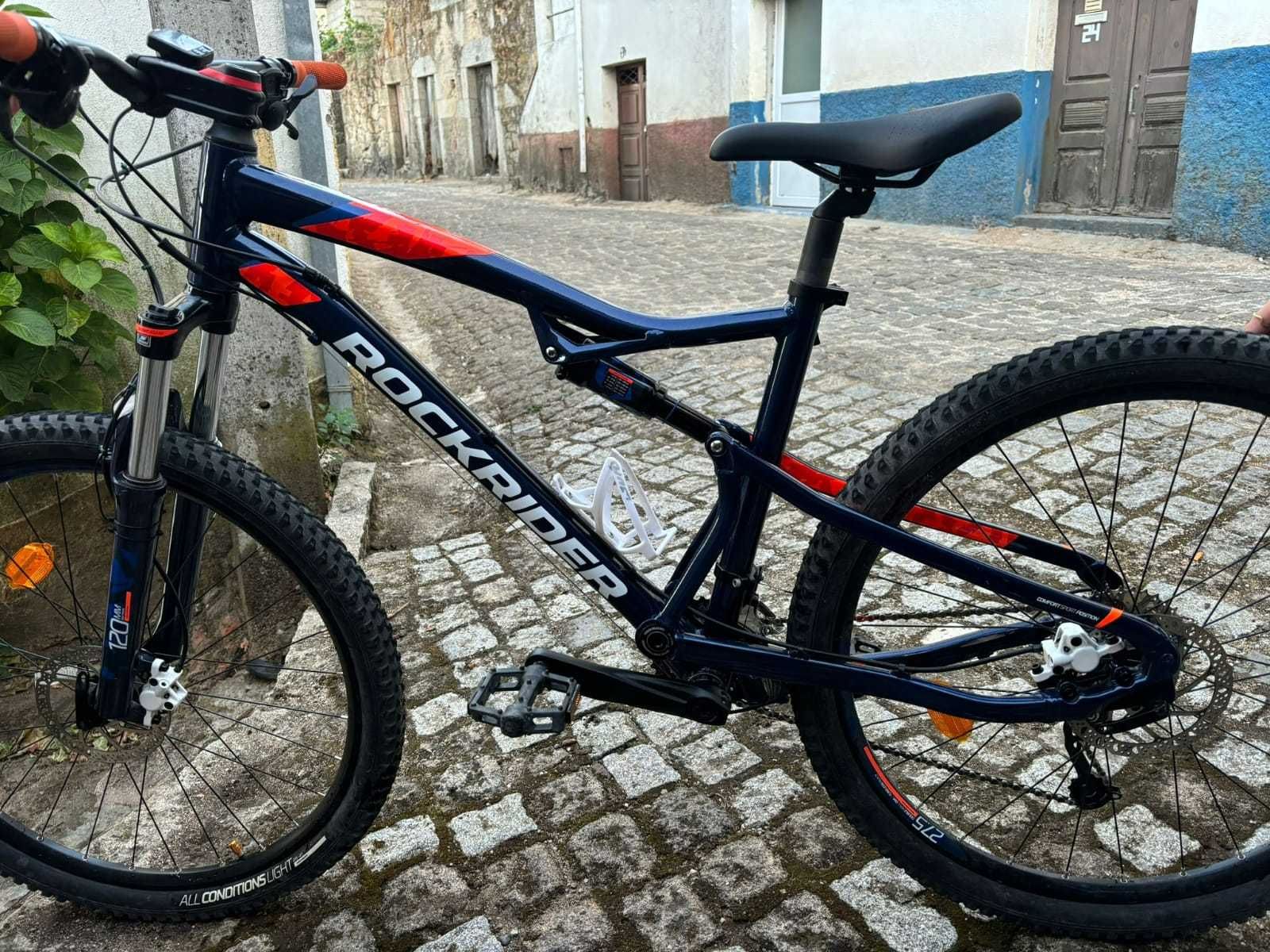 Bicicleta mais equipamento