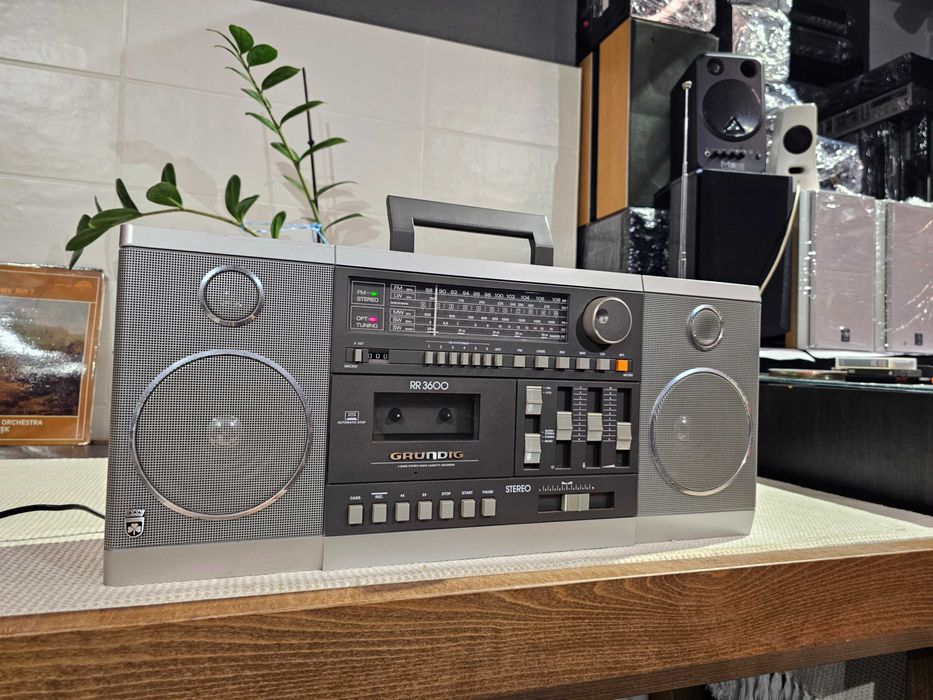 Бумбокс Grundig RR-3600 Boombox