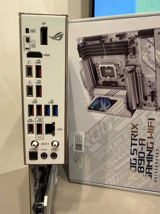 ASUS ROG STRIX Z890-A Gaming wi-fi