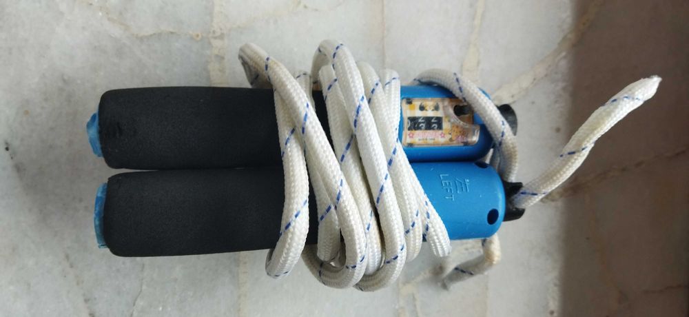 Skakanka z funkcją liczenia podskoczeń