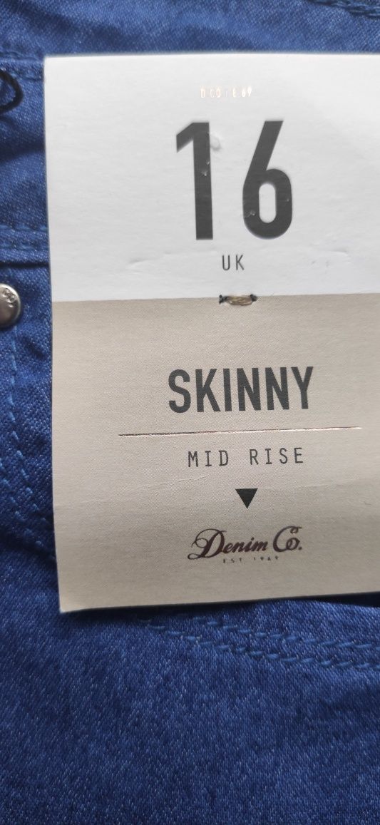 Nowe spodnie  rurki DENIM rozmiar 44
SPODNIE RURKI DENIM ROZMIA