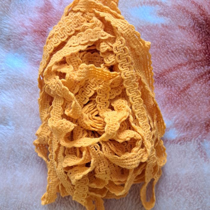 Тесьма шерстяна продам