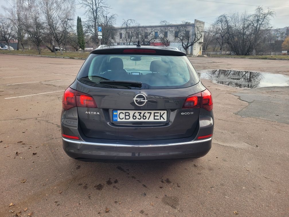 Opel Astra J Sports Tourer