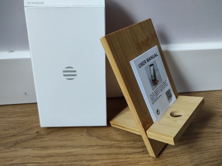 Nowa drewniana podstawka pod telefon stojak na telefon