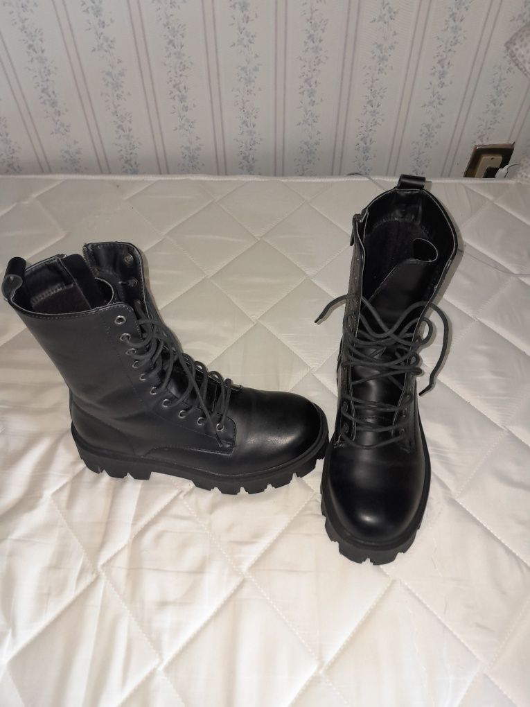 Botas da bershka