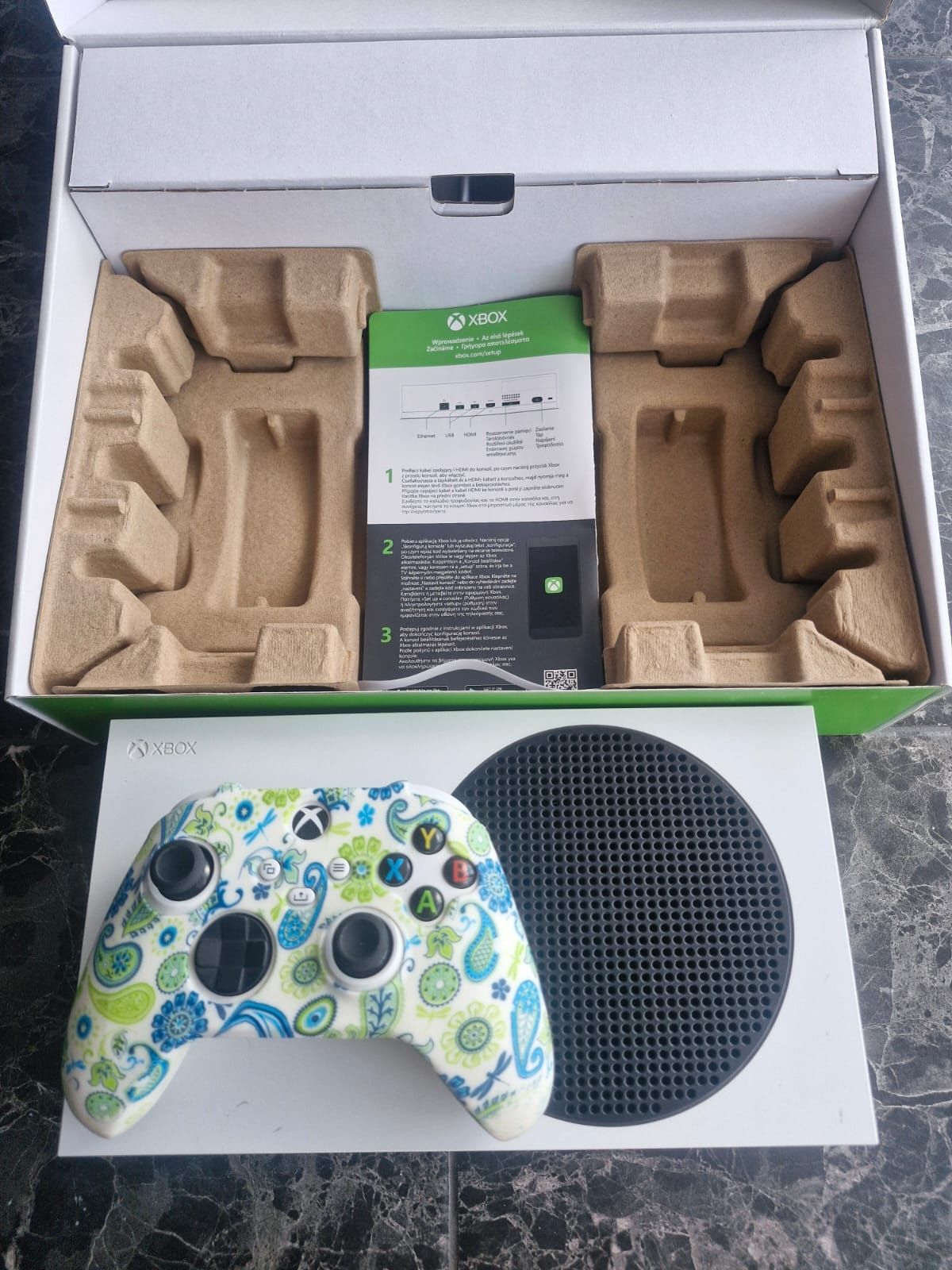Продам Xbox Series S