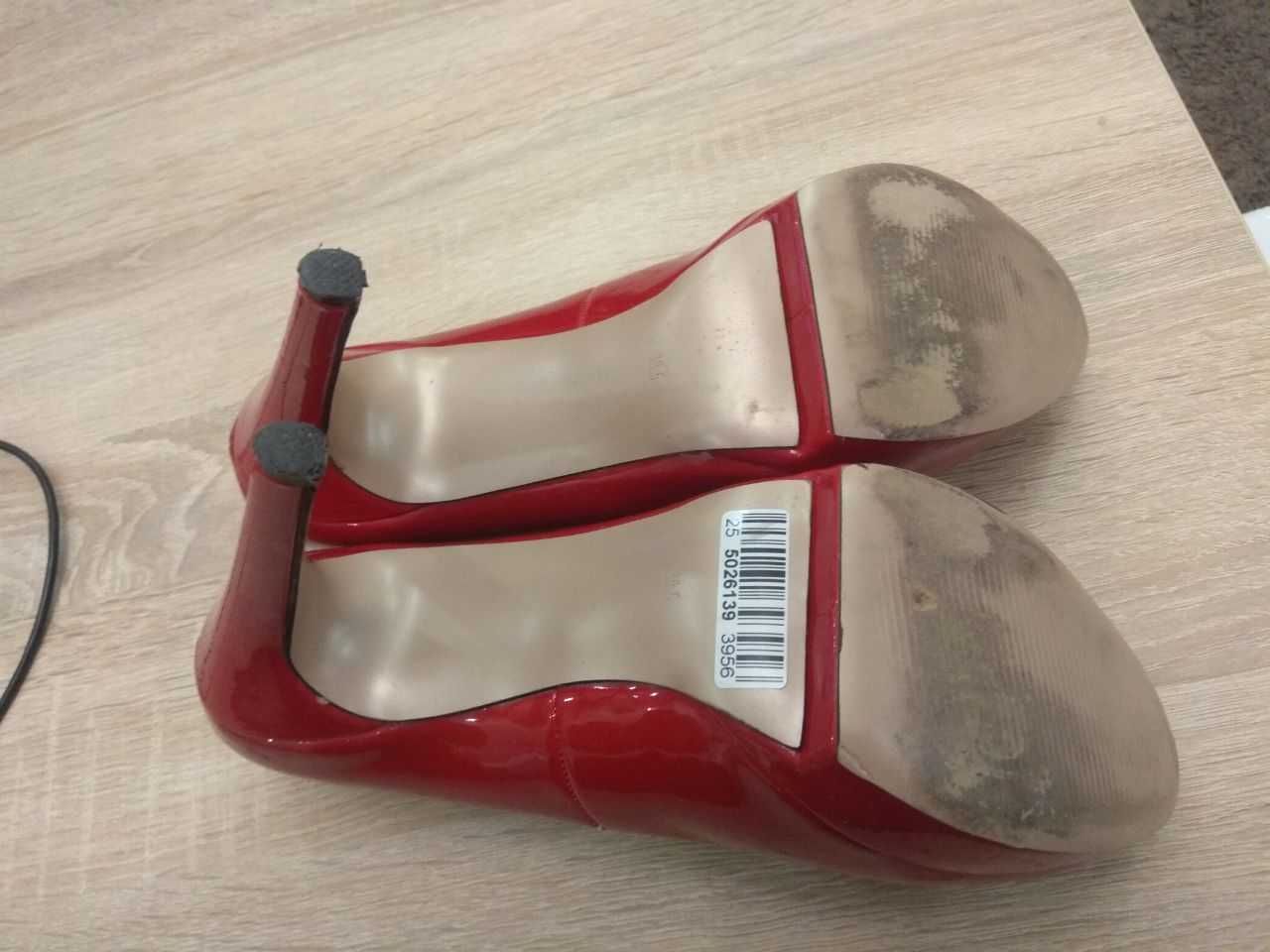 Туфли лаковые красные