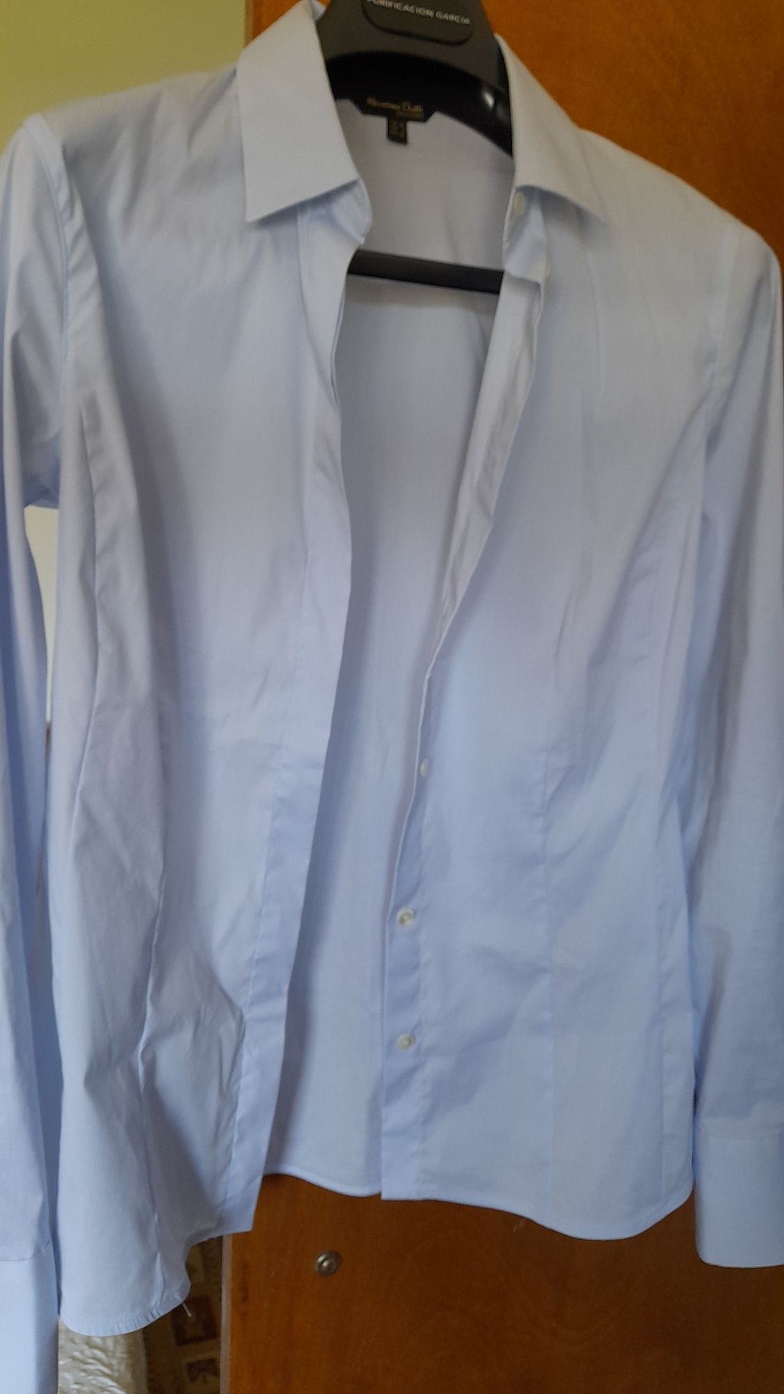 Camisa popelina da Massimo Dutti, azul céu, está nova