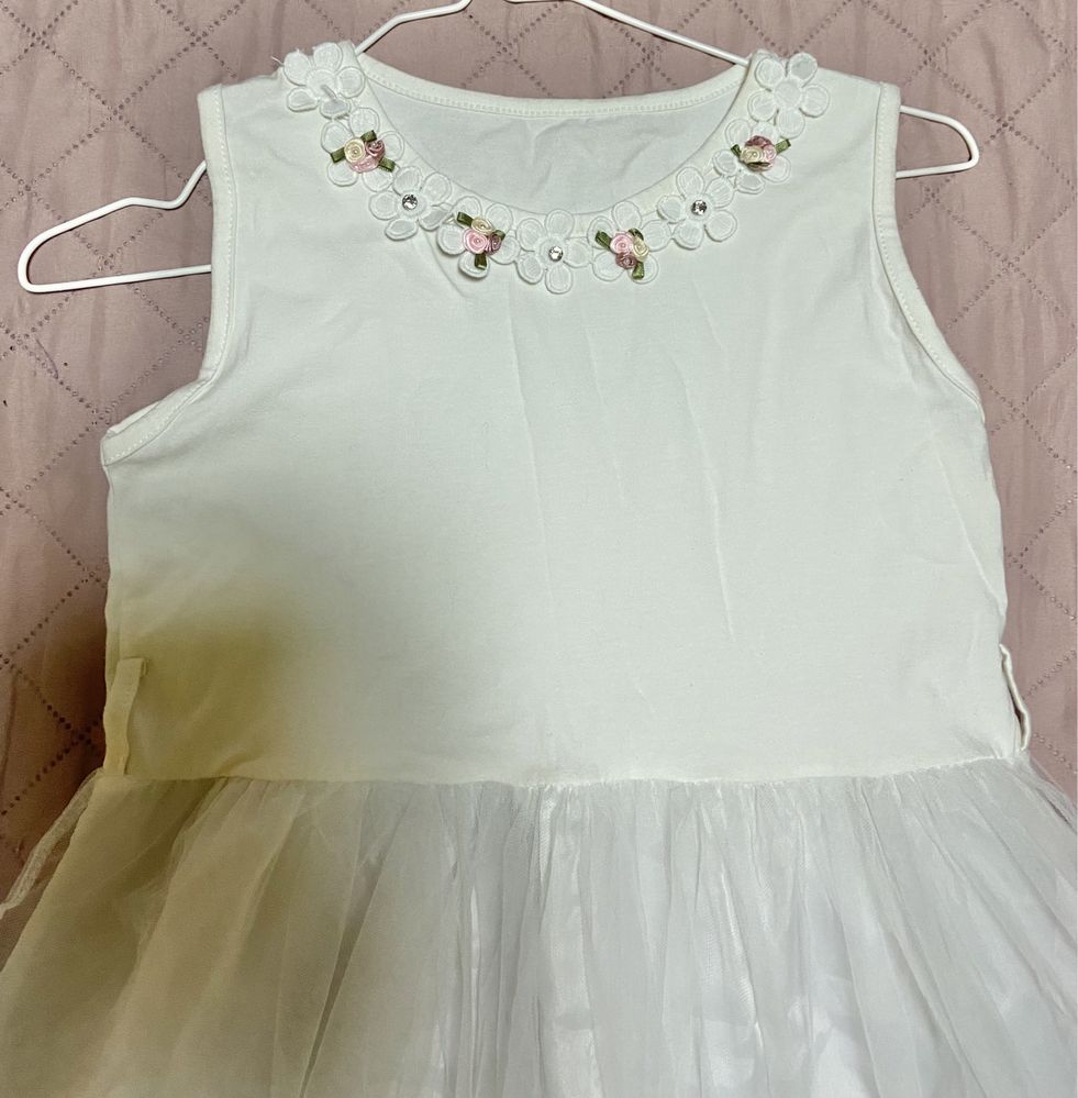 Biała Sukienka dziecięca na święta na komunię 140-146