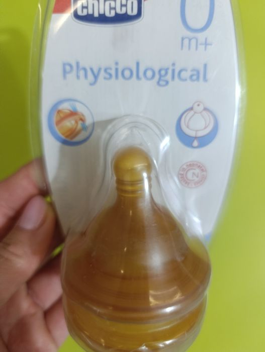 Пляшечка chicco з новими насадками