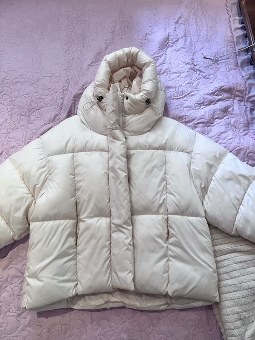 Трендовий зимовий оверсайз пуховик