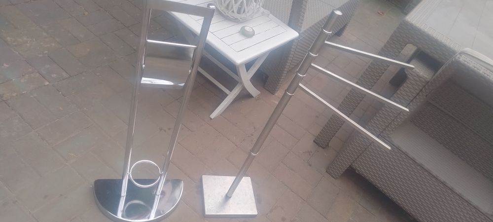 Stojak łazienkowy na papier i ręczniki