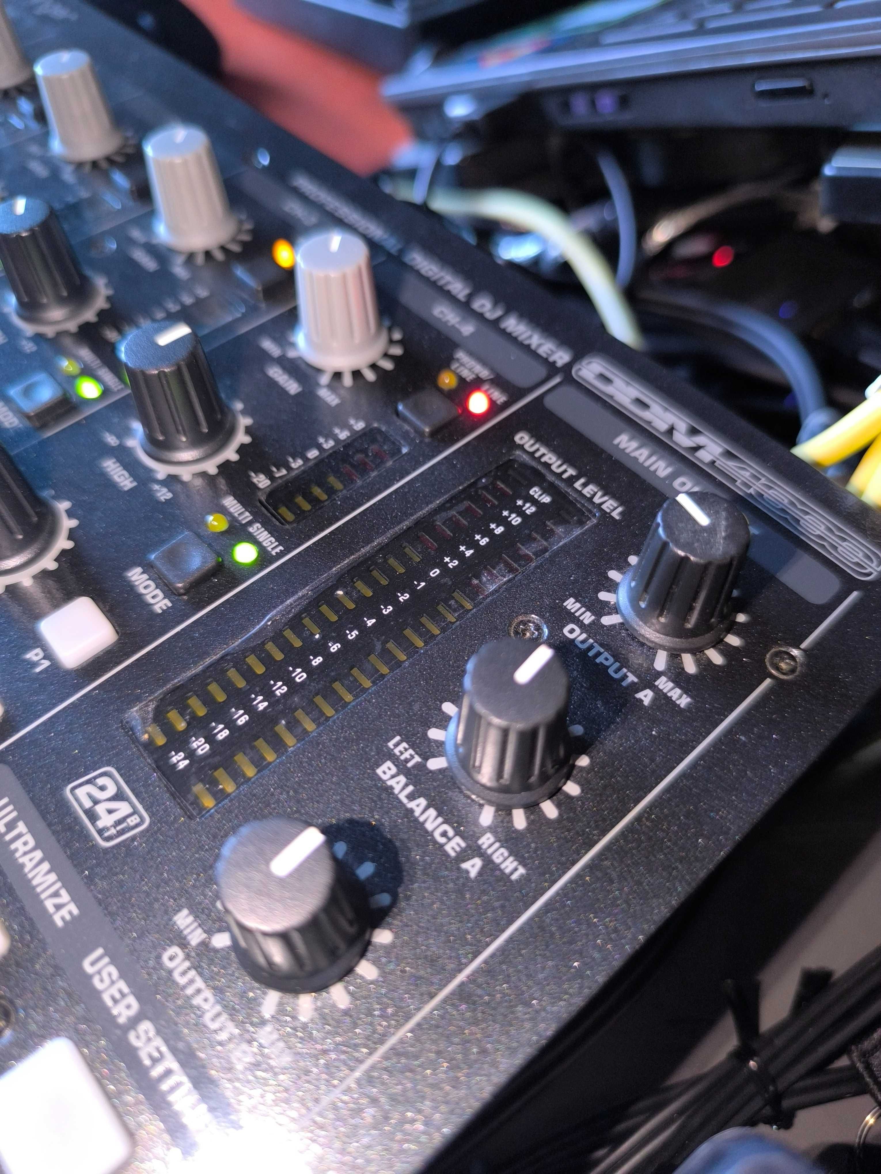 Mixer Behringer DDM4000 - DJ + Mala de transporte