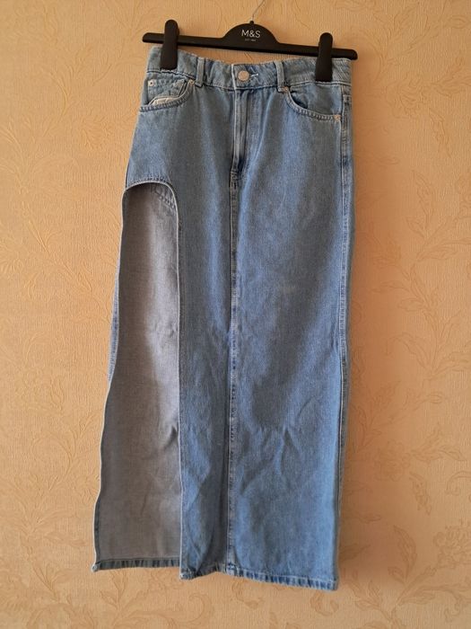 Юбка джинсовая с разрезом впереди, Bershka, р- р 34