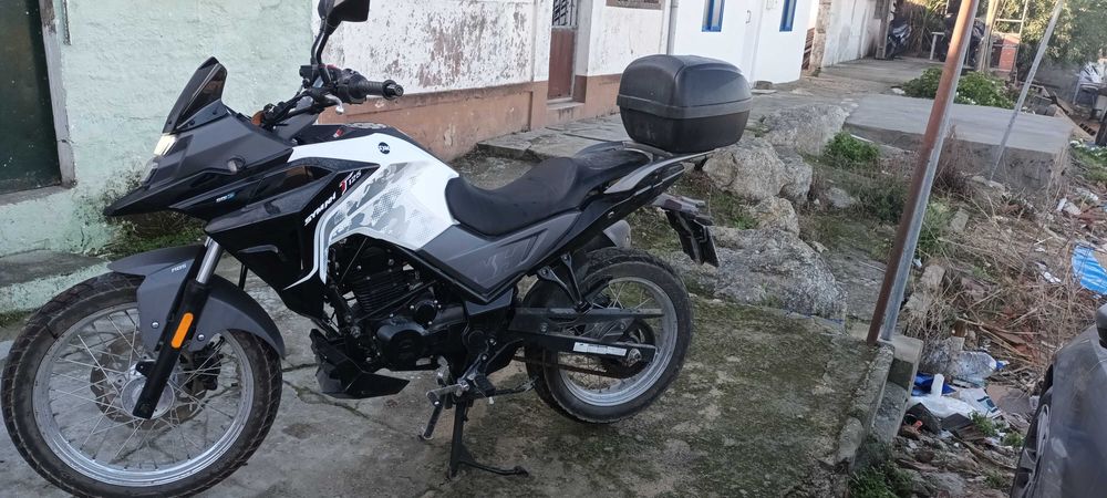 mota como nova ainda não fiz a primeira revisão também aceito trocas.