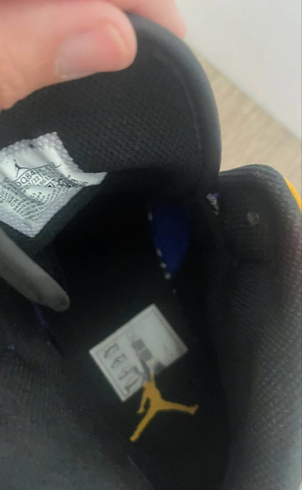 Air Jordan Lakers