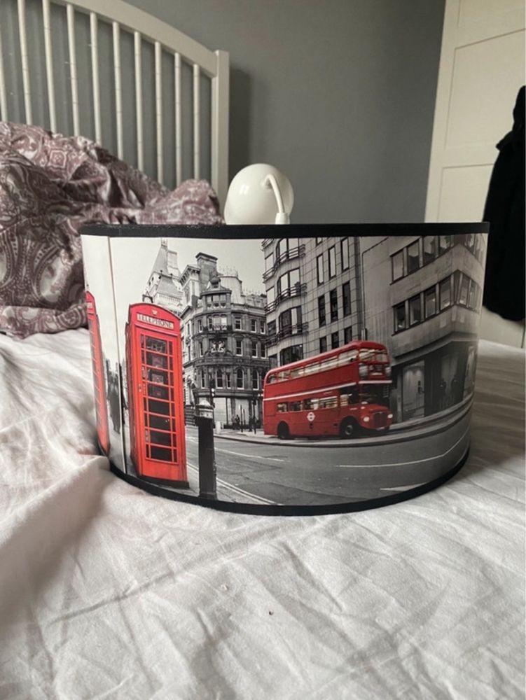 żyrandol z motywem Londynu