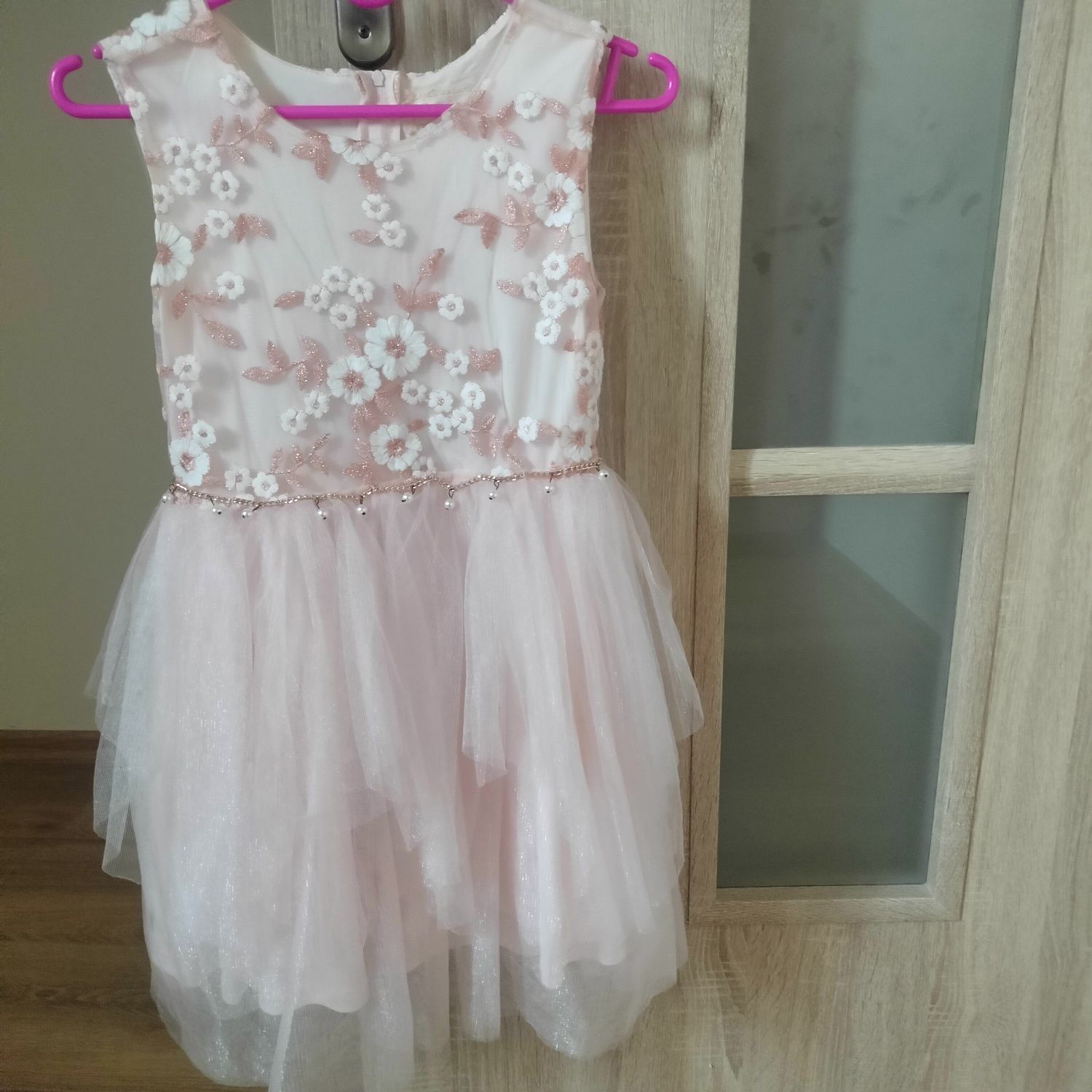 Sukienka elegancka dziewczęca tiul kwiaty btween 134 140