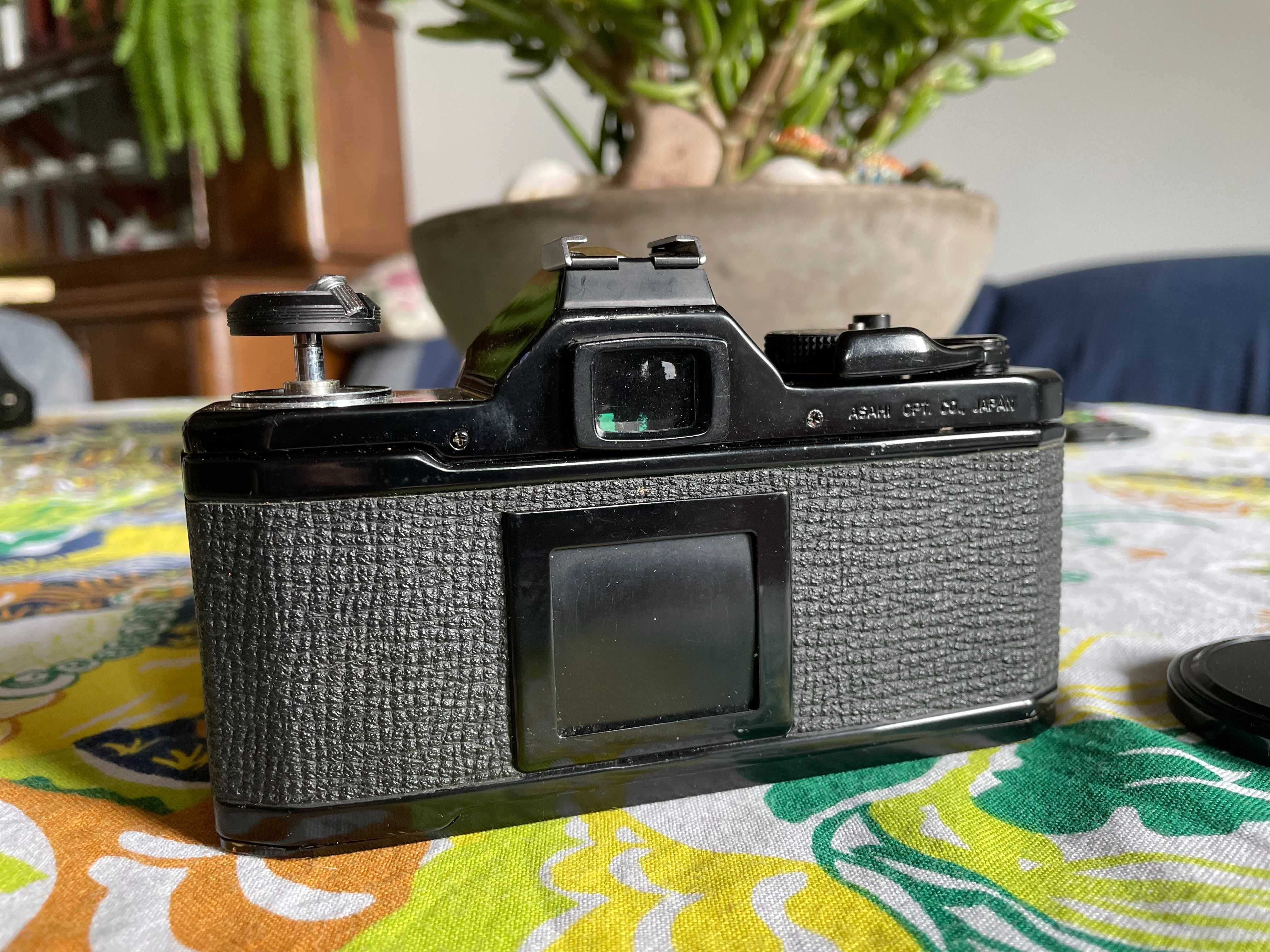 Pentax MX z obiektywem SMC 2/50 na części