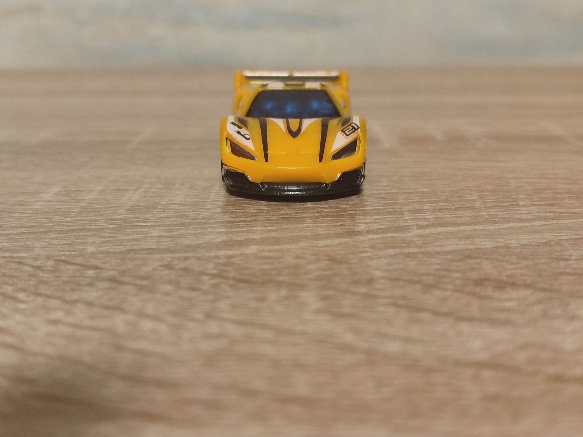 Машинка hot wheels