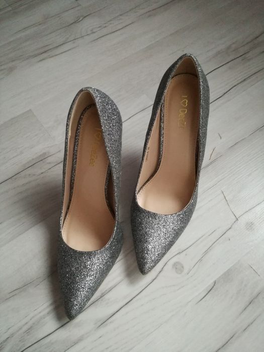 Piękne nowe szpilki 38r  idealne na sylwestra