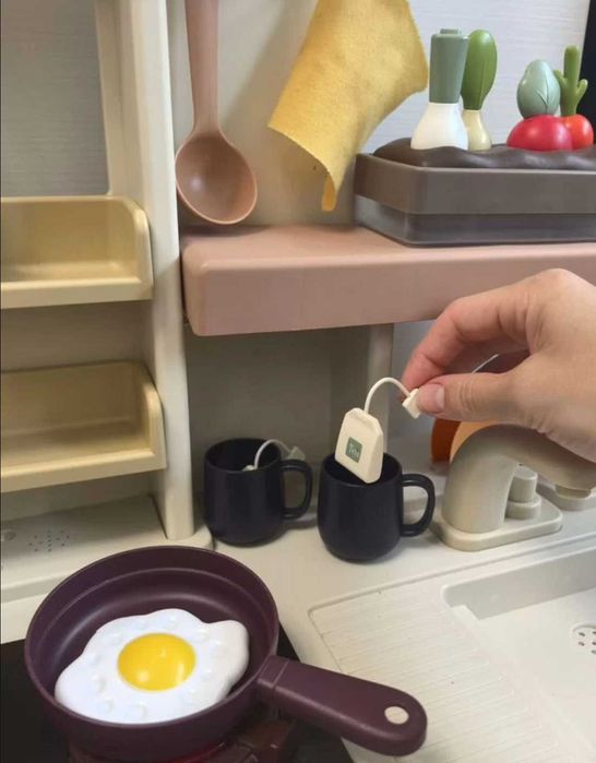 детская кухня с множеством функций игрушечная