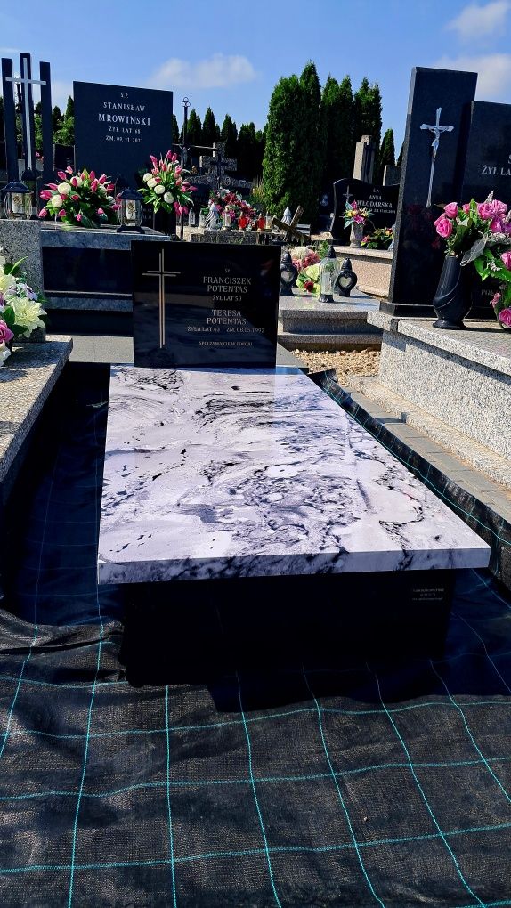 Nagrobek kompozytowy pojedynczy 3100 zł z montażem cały kraj.
