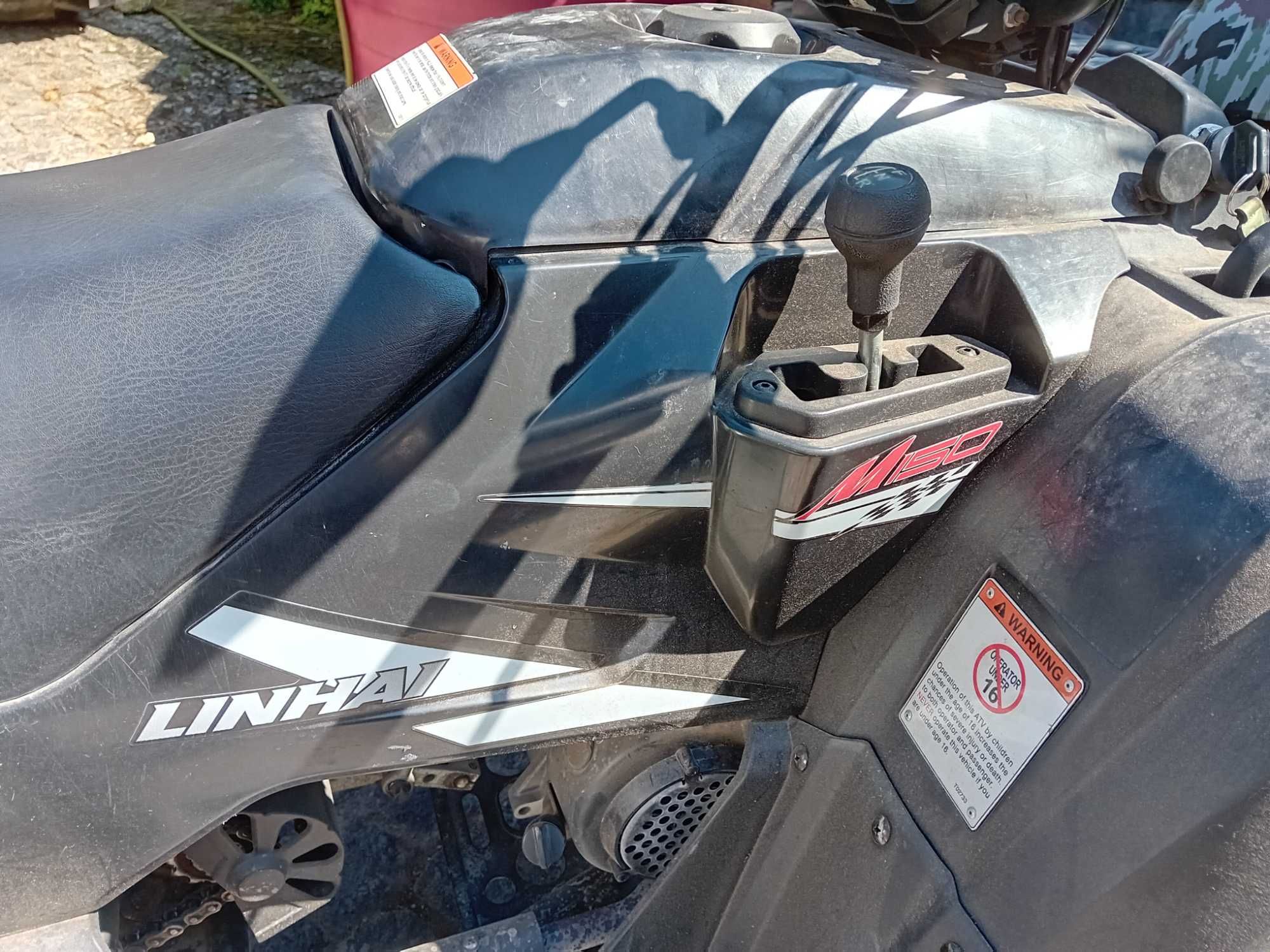 Moto 4 com atrelado