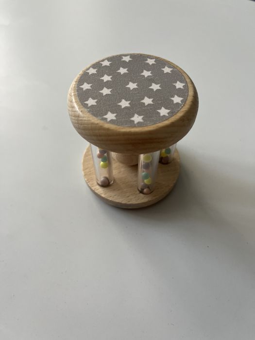 Drewniana grzechotka miś