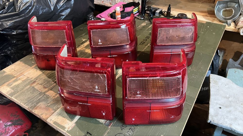 Повороти/углы hella red Audi 100C3 200/V8