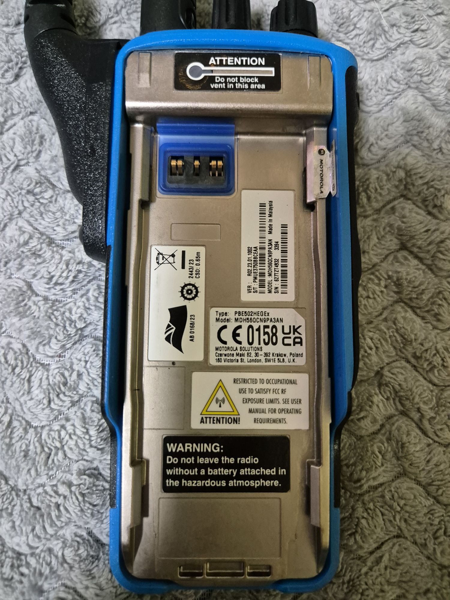 Radiotelefon MOTOROLA DP4801 + Mikrofonogłośnik MOTOROLA PMMN4094A