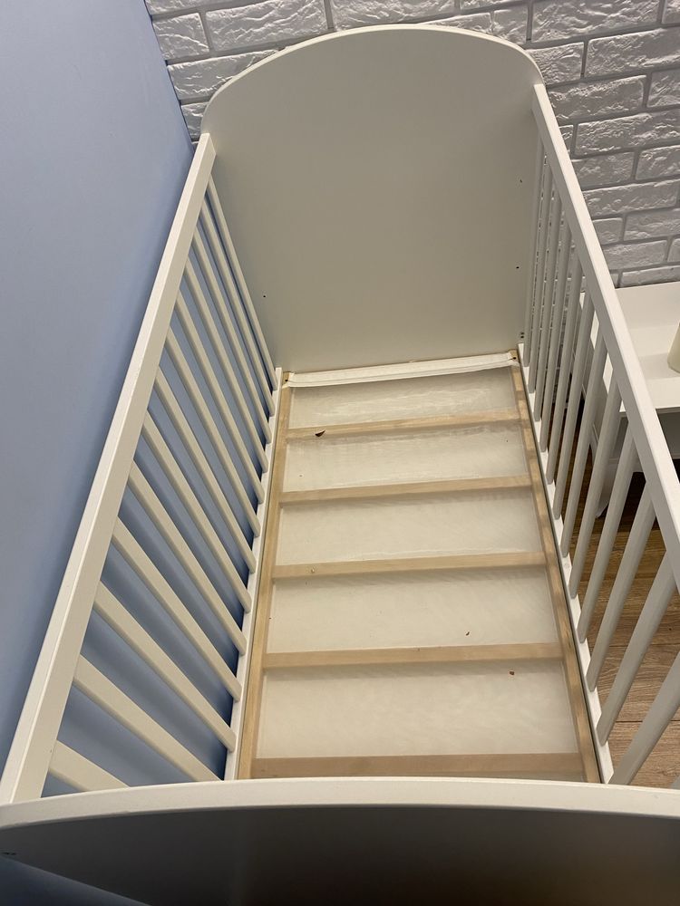 Drewniane łóżeczko ikea