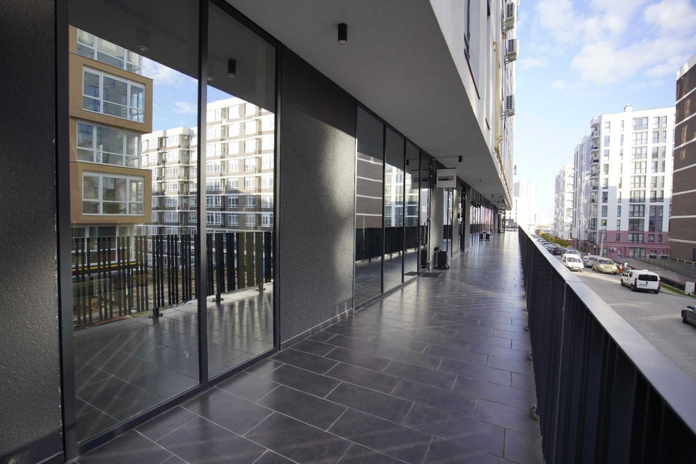 Оренда комерційного приміщення на вул. Малоголосківській, 208 м²