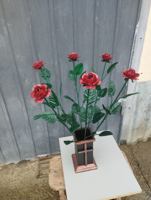 Ковані квіти на могилу