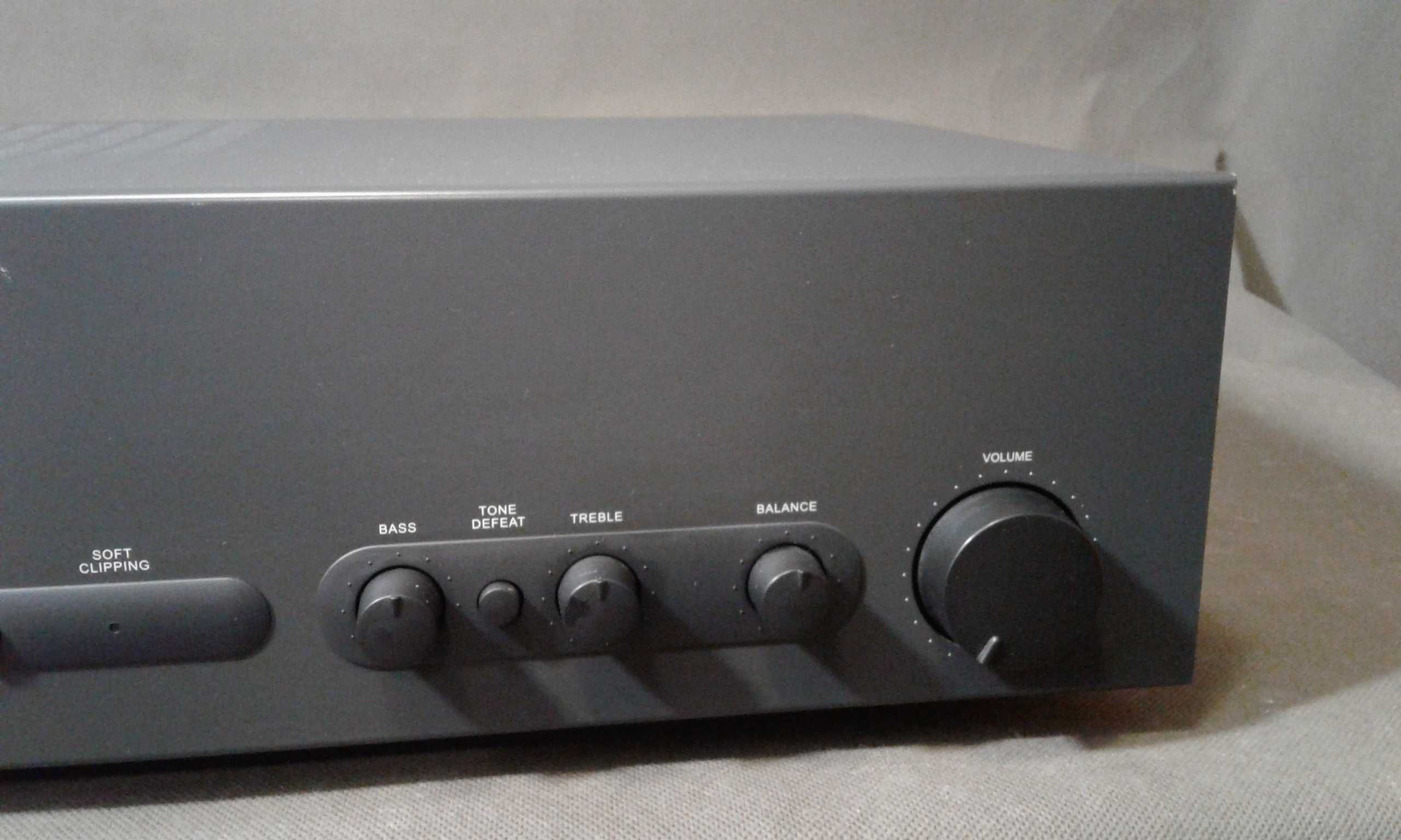 NAD C340, wzmacniacz stereo