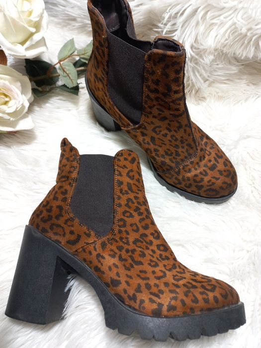 Леопардові ботильйони