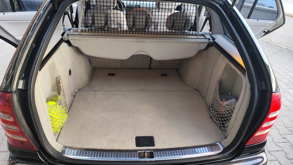 Mercedes c200  preta