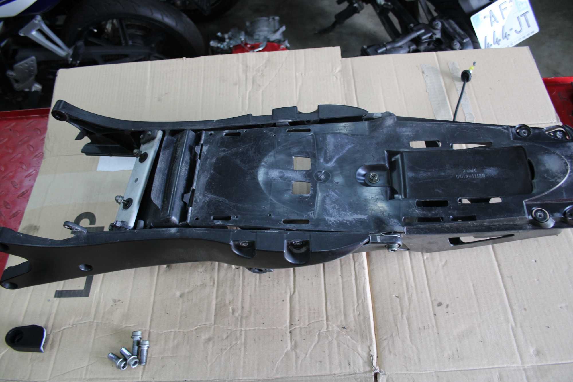 Stelaż Ogon Zadupek Nadkole Suzuki GSXR 1000 K5 K6 05-06