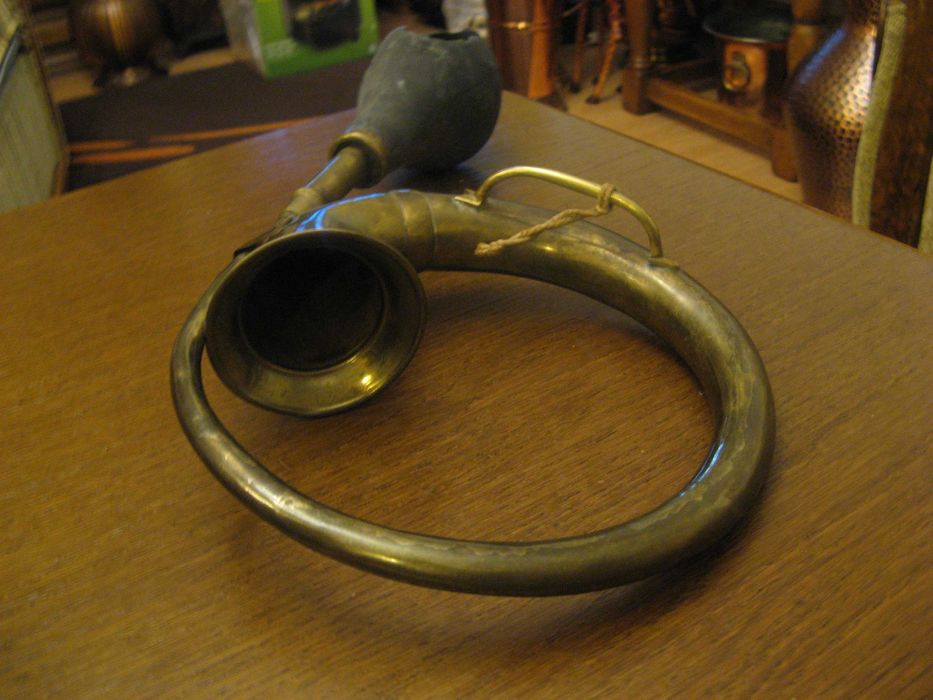 Trąbka sygnałowa mosiężna, powóz, dorożka, stare auto, stara.