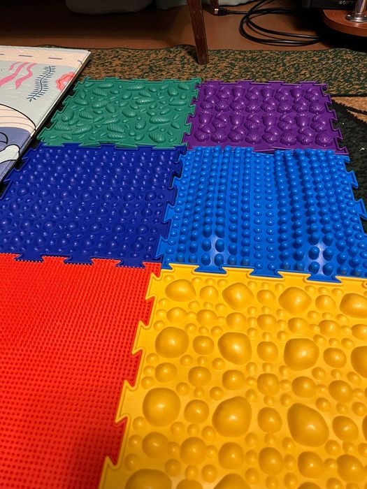 ЗНИЖКА ДО СВЯТ|Масажний ортопедичний килимок (10 пазлів)