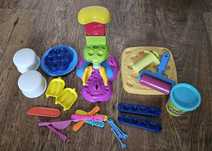 Play-doh zestaw do robienia tortów.