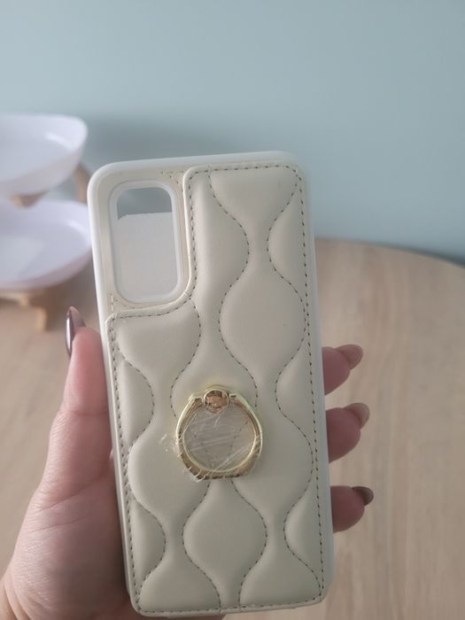 Sprzedam etui na telefon