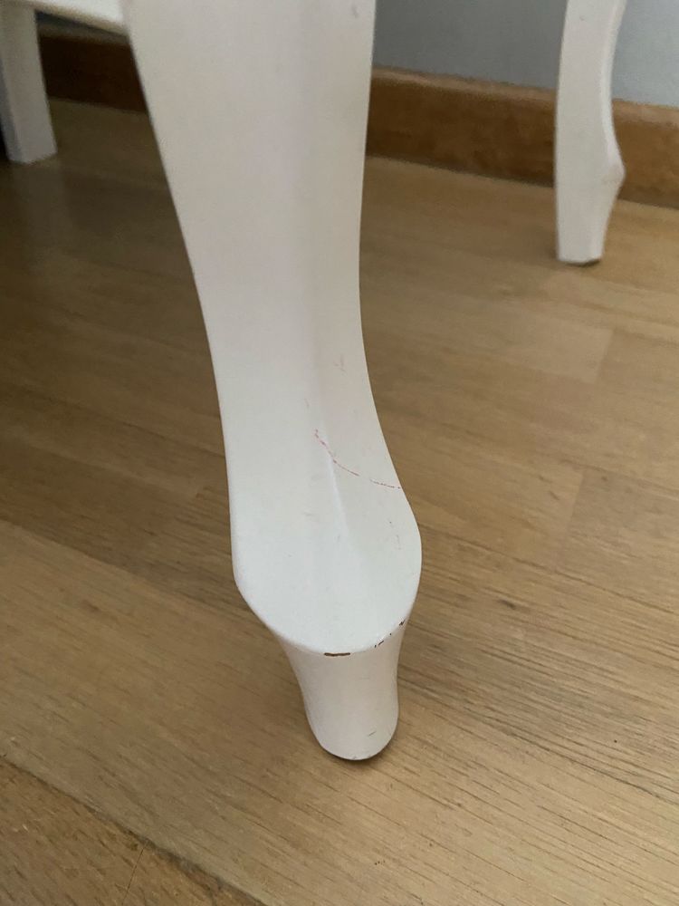 4 krzesła tapicerowane białe eleganckie