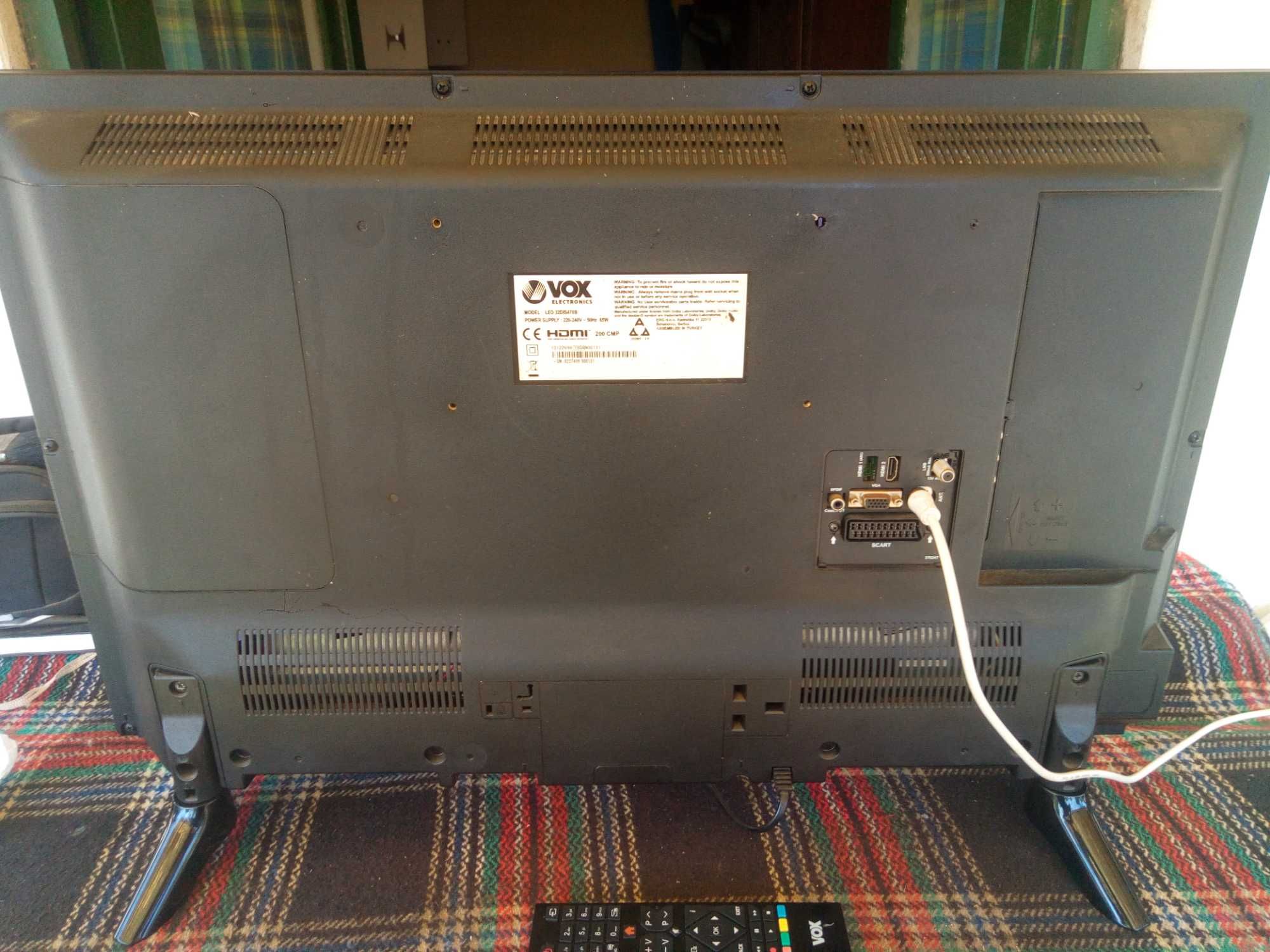 Tv em bom estado com comando
