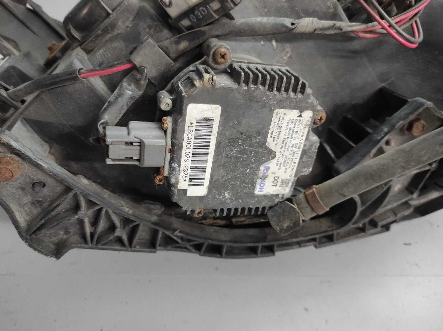 SUBARU FORESTER, Lampa przednia lewa XENON,