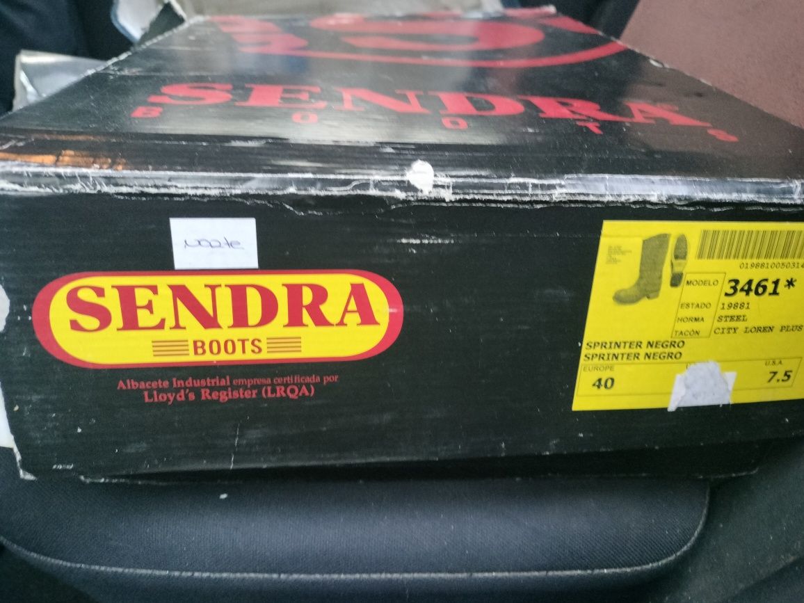 Botas Sendra para motociclista em ótimo estado Tamanho 40