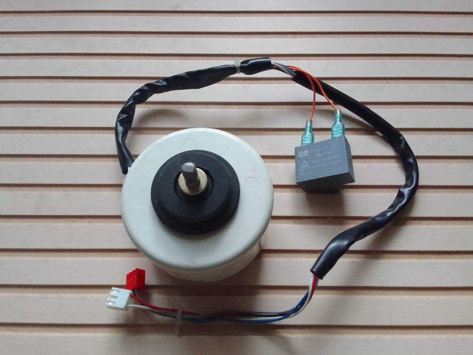 Silnik elektryczny od oczyszczacza powietrza Rowenta PU6020
