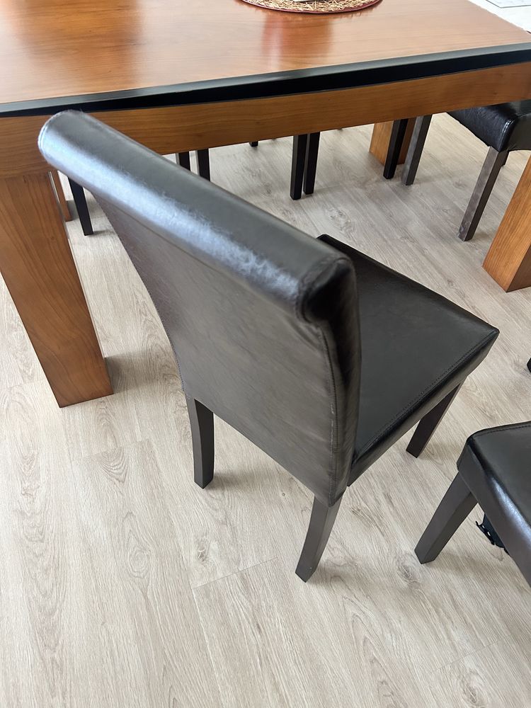 6 Cadeiras e 2 cadeirão mesa de jantar