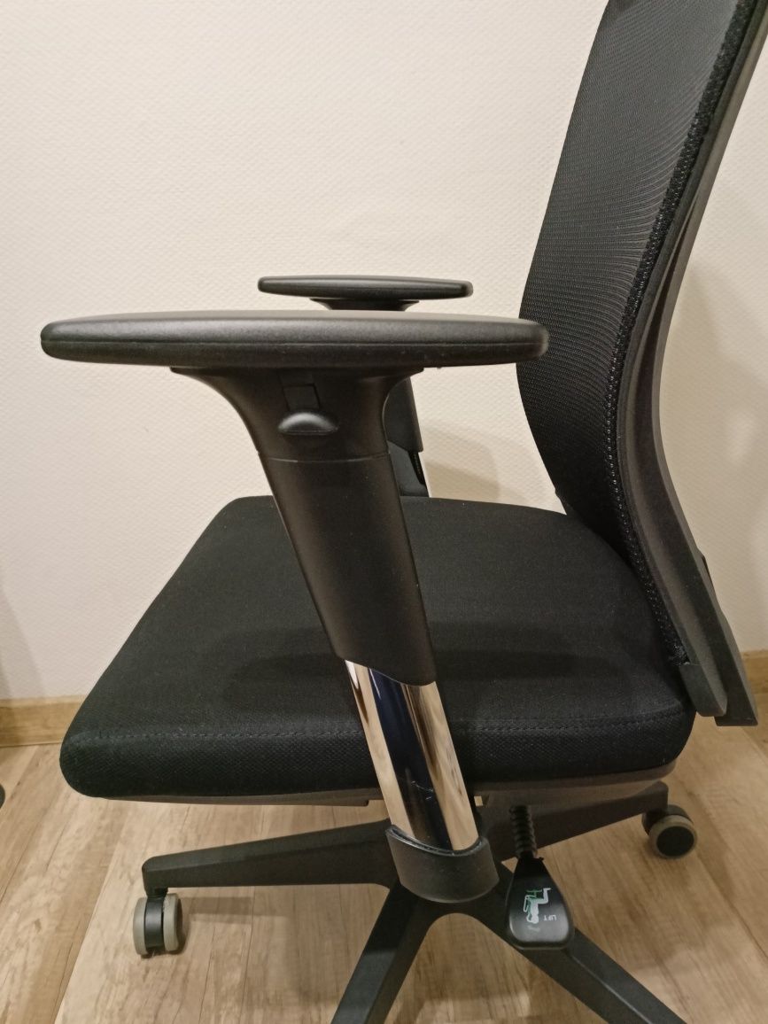 Super ergonomiczny fotel biurowy Unique ERGONIC